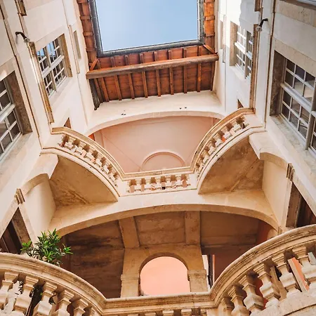 Apartment Un Joyau Occitan Nimes