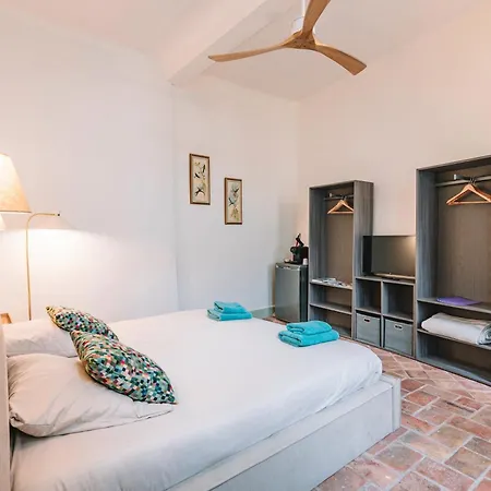 Apartment Un Joyau Occitan Nimes